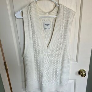 Abercrombie & Fitch Women's White Sweater Vest